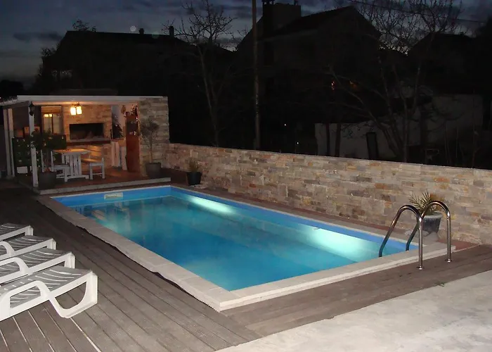 Dragic - Anex Gostinjska kuća 3*